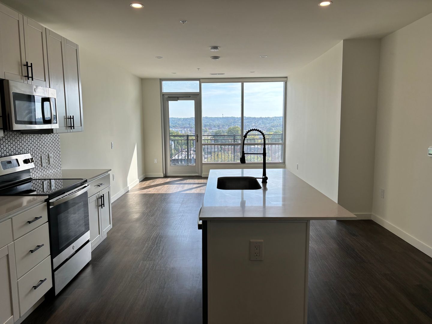 Covington Apartment: 103 E 3rd Street