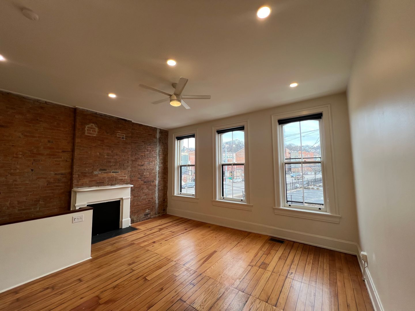 Cincinnati Apartment: 1443 Walnut St