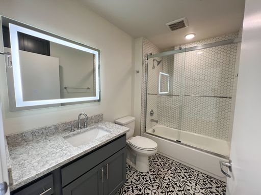 Listing photo thumbnail