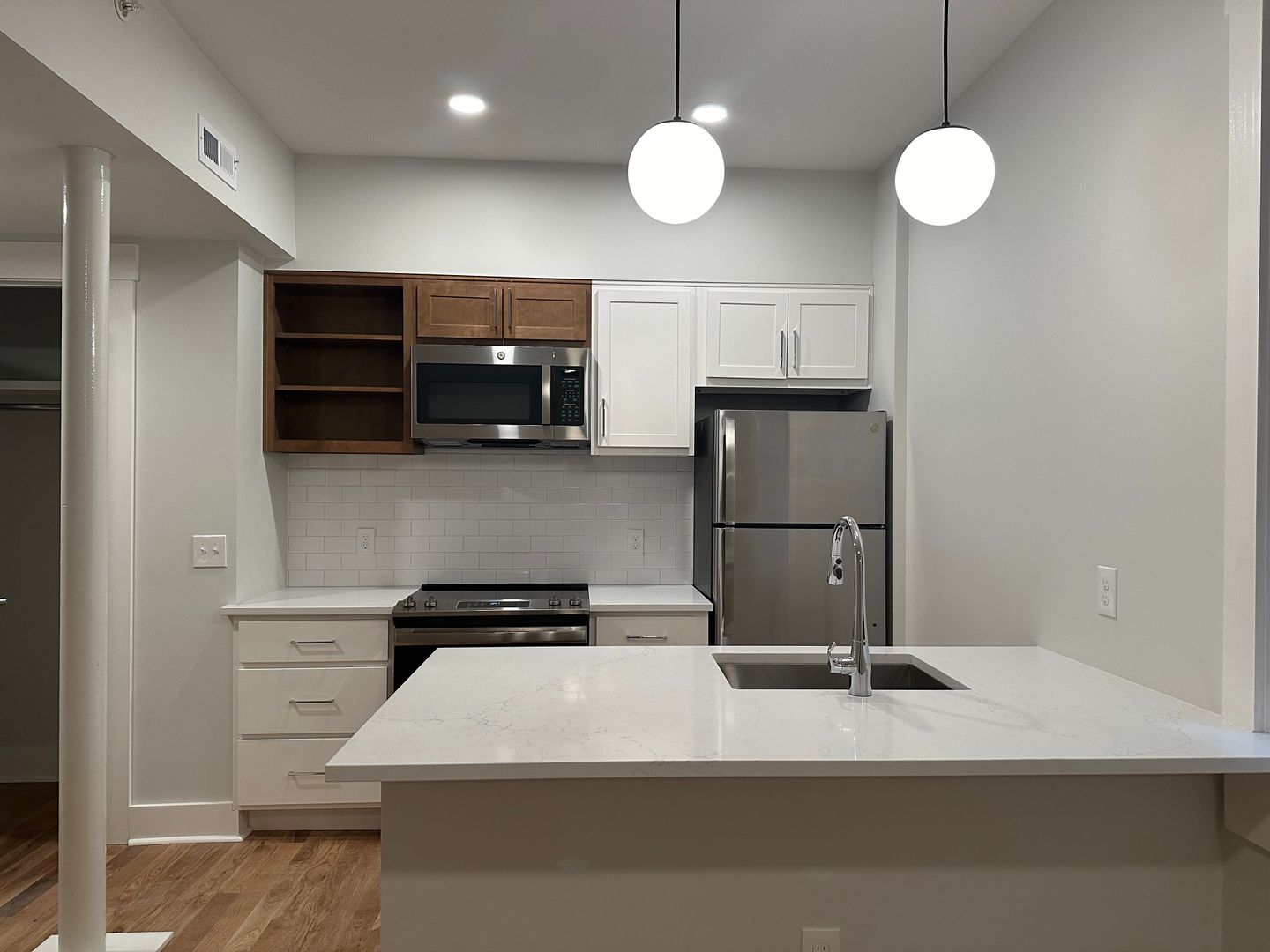 Cincinnati Apartment: 210-218 W 12th