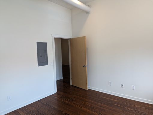 Listing photo thumbnail