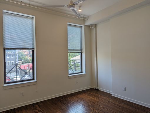Listing photo thumbnail