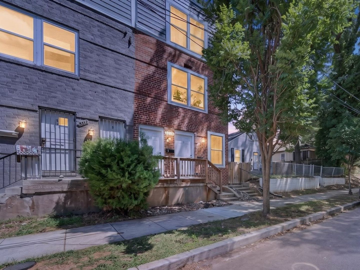 Washington House: 3214 Dubois Pl SE