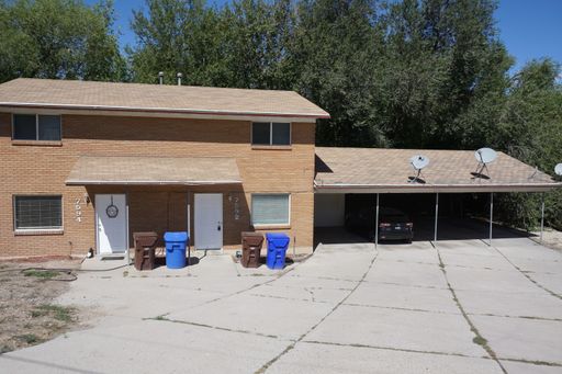 Great East Side Duplex 2 Bed 1.5 Bath – photo 1