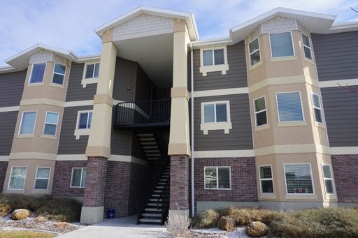 Pet Friendly Sandy 3 Bedroom Condo – photo 1