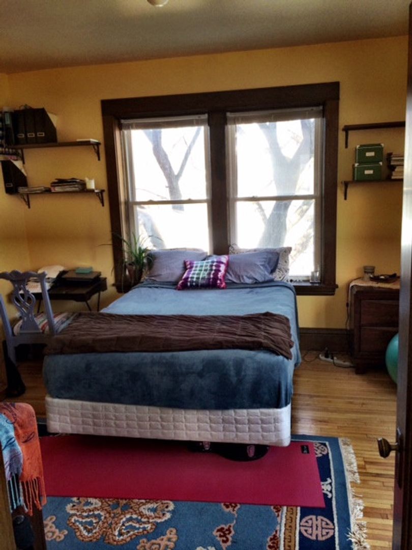 Minneapolis Apartment: 1117 West Franklin Avenue