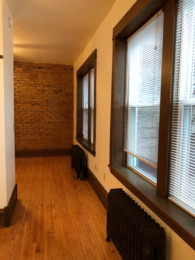 Minneapolis Apartment: 1117 West Franklin Avenue