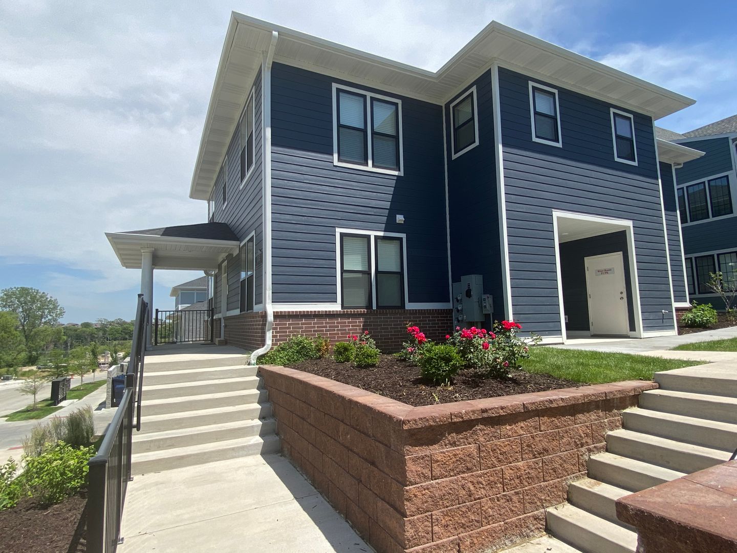 Omaha Apartment: 13178 Lincoln Road