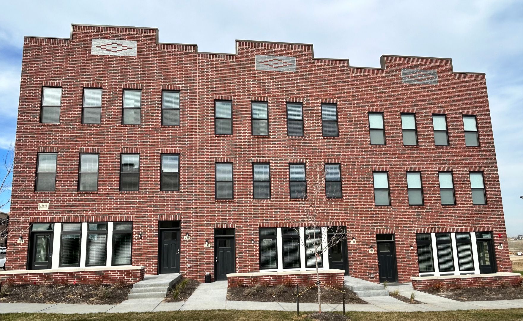 Elkhorn Apartment: 6108 Coventry Drive 102