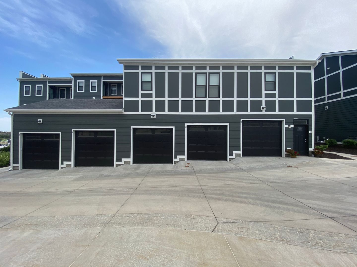 Omaha Apartment: 13178 Lincoln Road