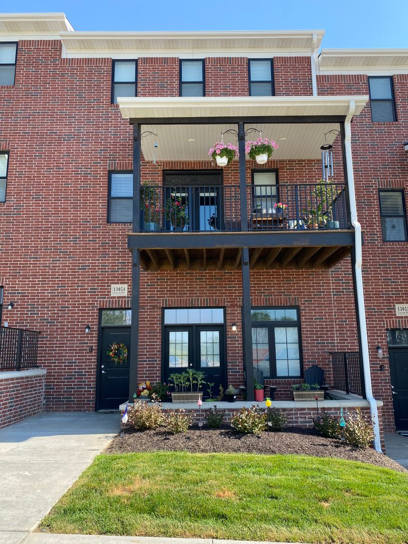 Omaha Apartment: 13178 Lincoln Road