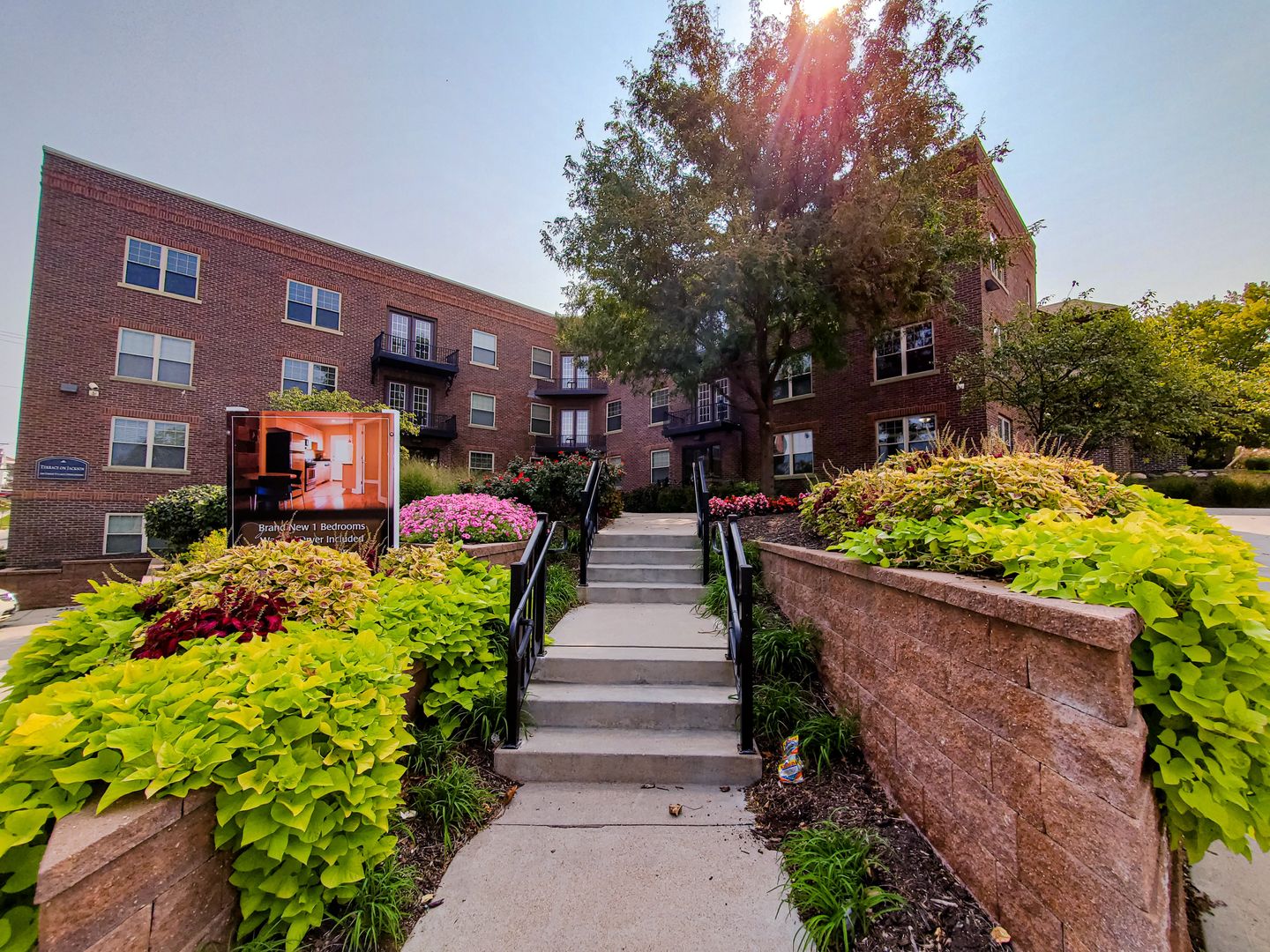 Omaha Apartment: 601-617 S. 31st Avenue