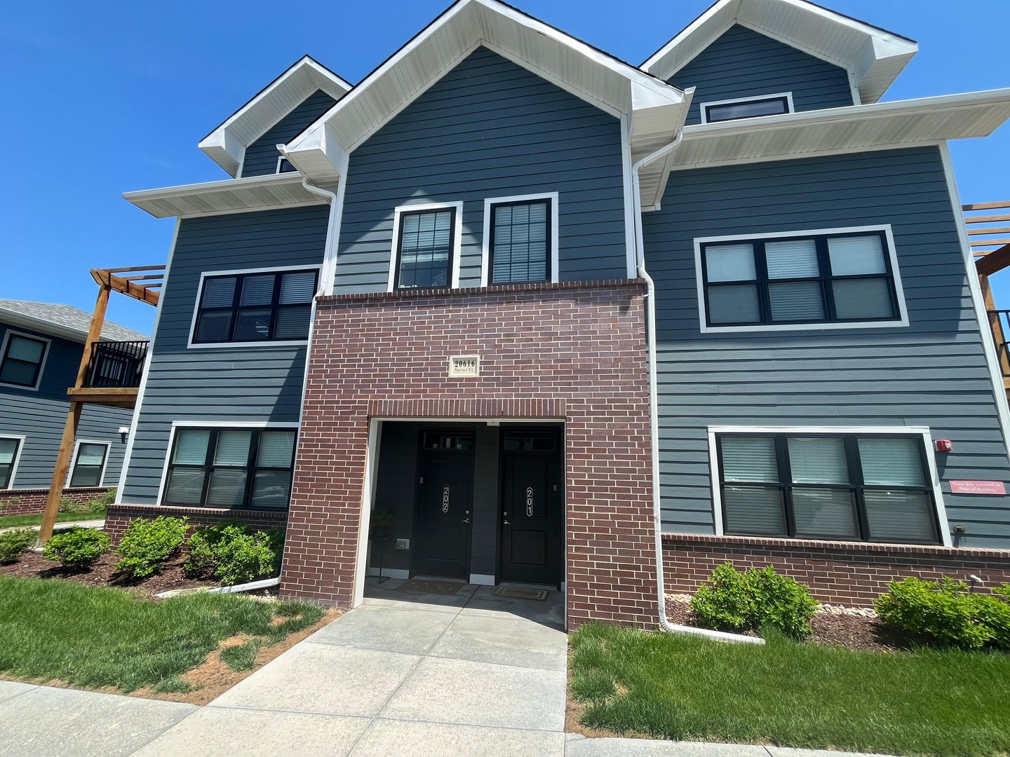 Elkhorn Apartment: 6108 Coventry Drive 102