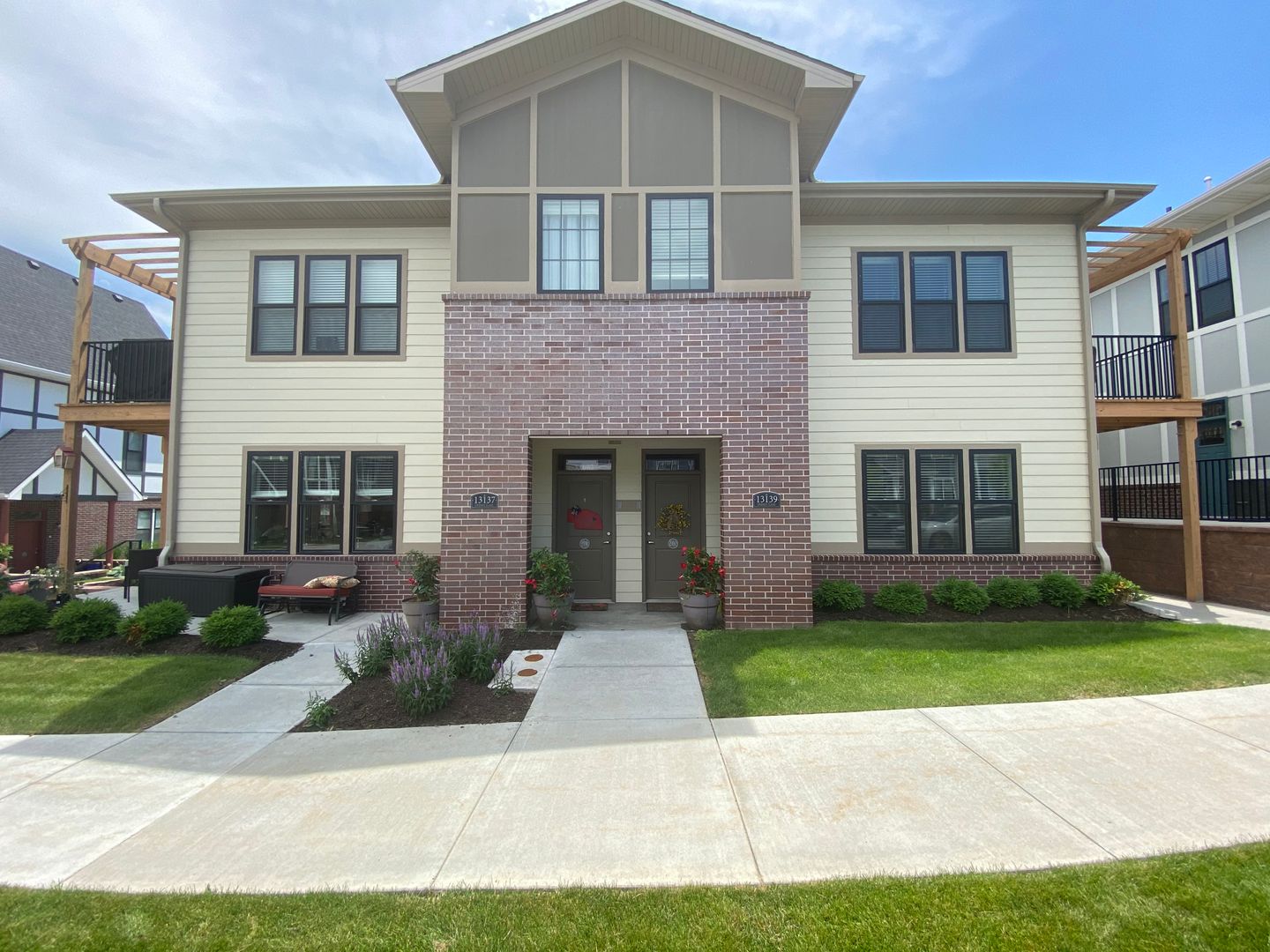 Omaha Apartment: 13178 Lincoln Road