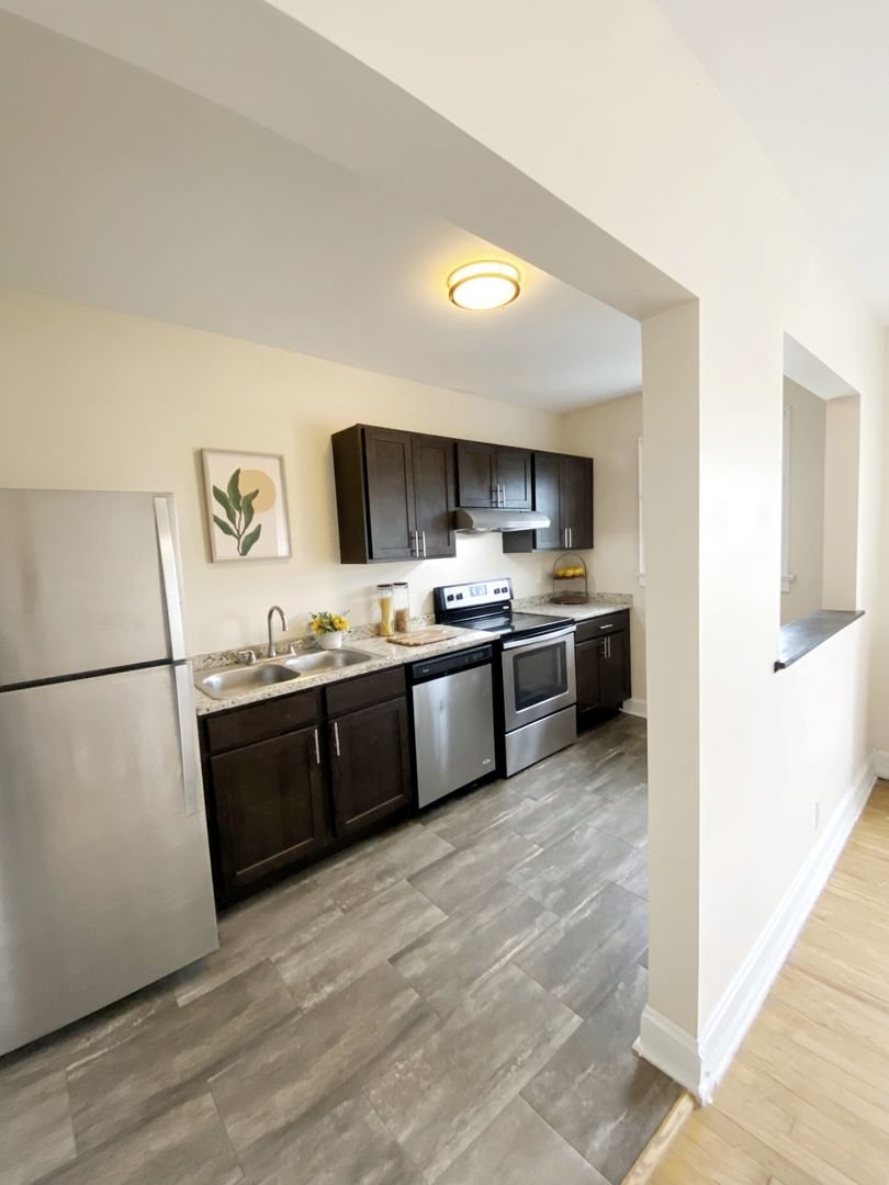 Syracuse Apartment: 409 Stolp Avenue