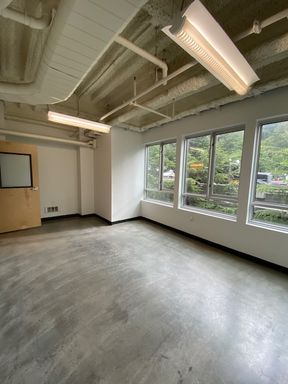 Top Floor office space conveniently located near break room and conference room! – photo 1