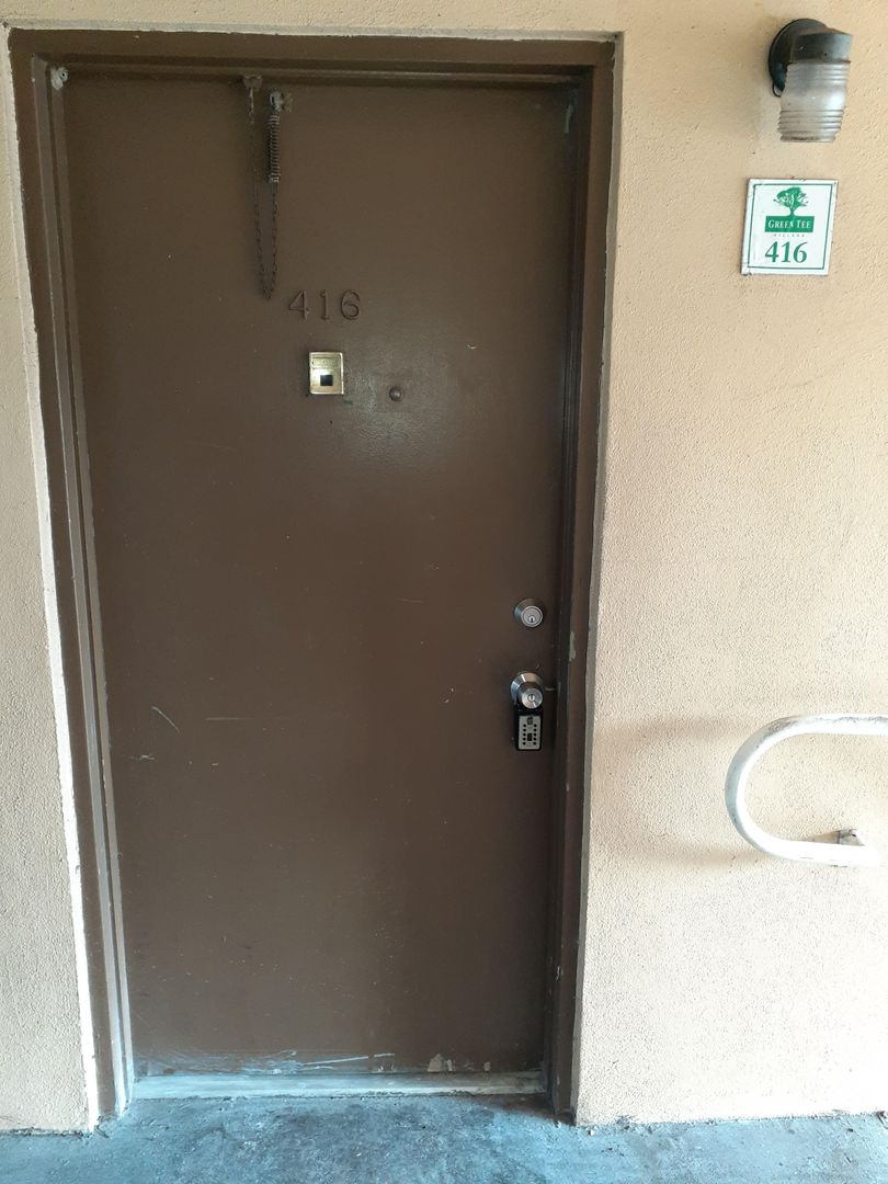 Fort Myers House: 1830 Maravilla Ave. #416