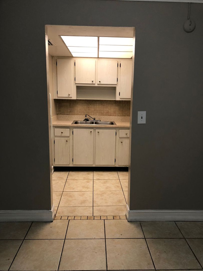 Fort Myers House: 1830 Maravilla Ave. #703