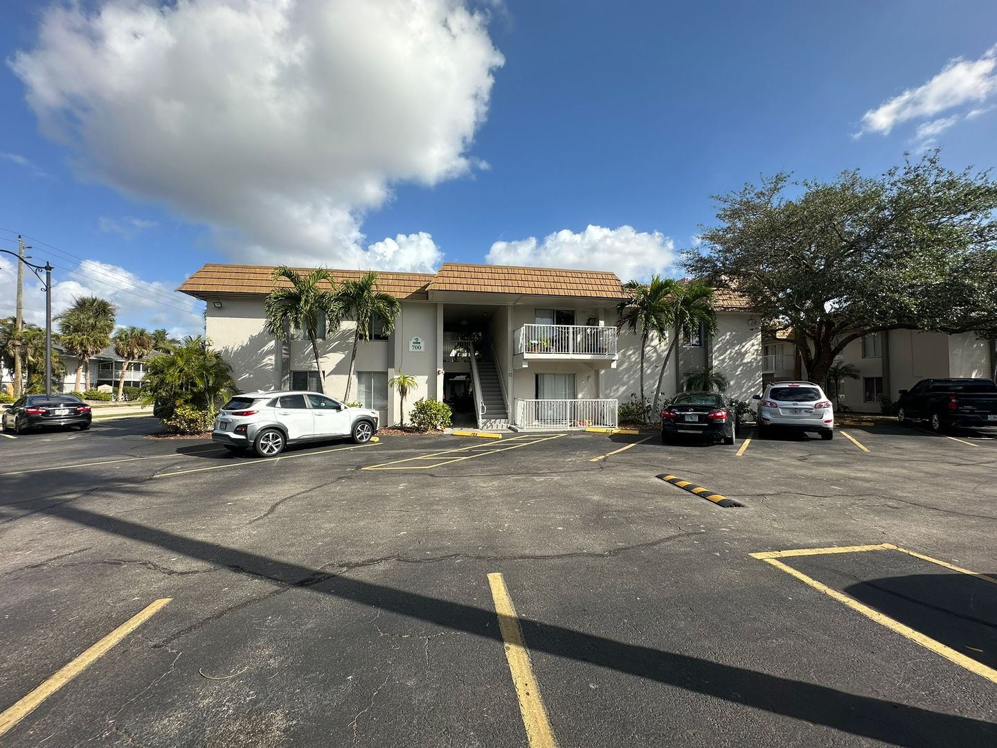 Fort Myers Apartment: 1830 Maravilla Ave. #502