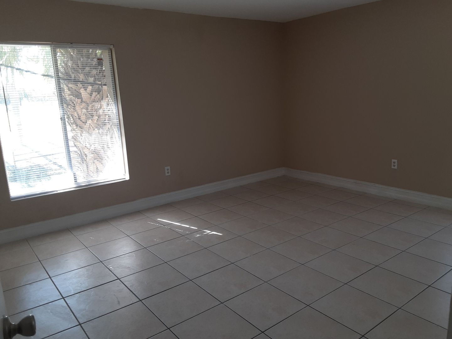 Fort Myers Apartment: 1830 Maravilla Ave. #607