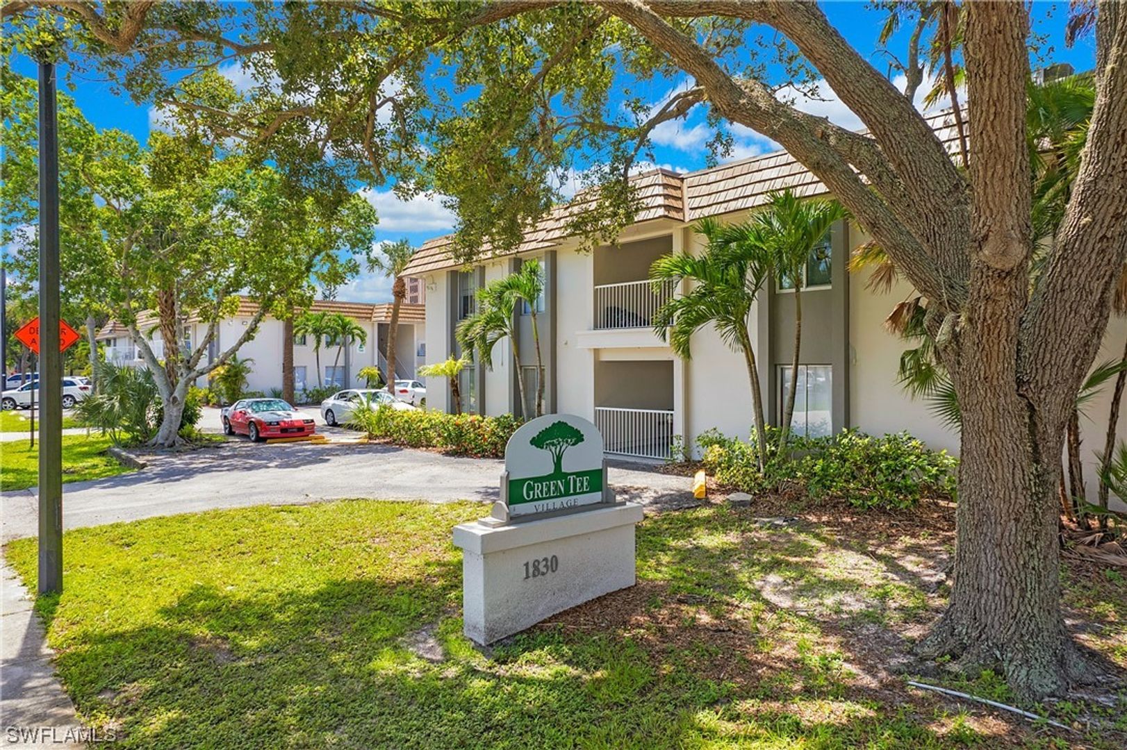 Fort Myers Apartment: 1830 Maravilla Ave. #309
