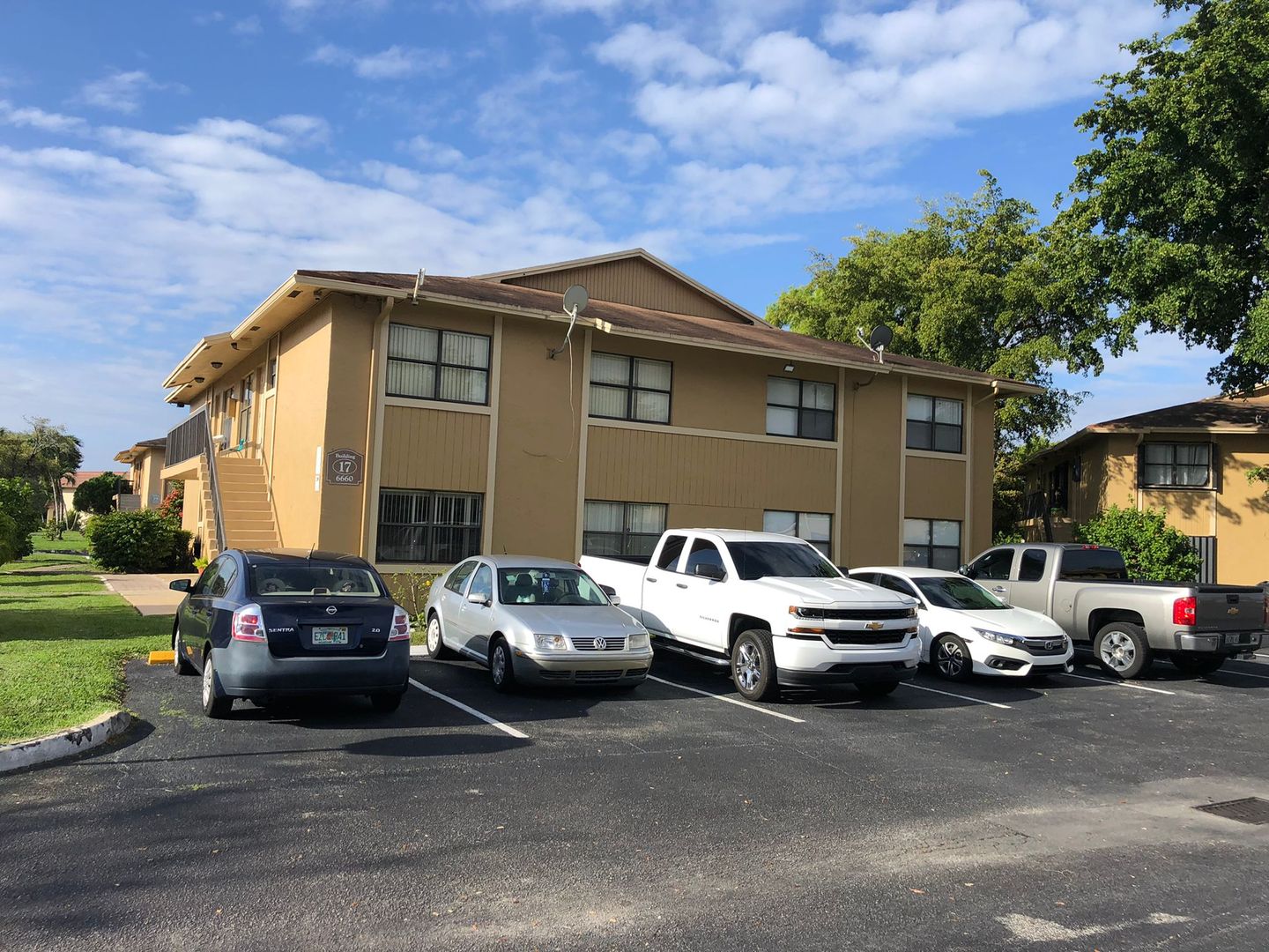 Hialeah House: 6660 W 26 CT 23-17