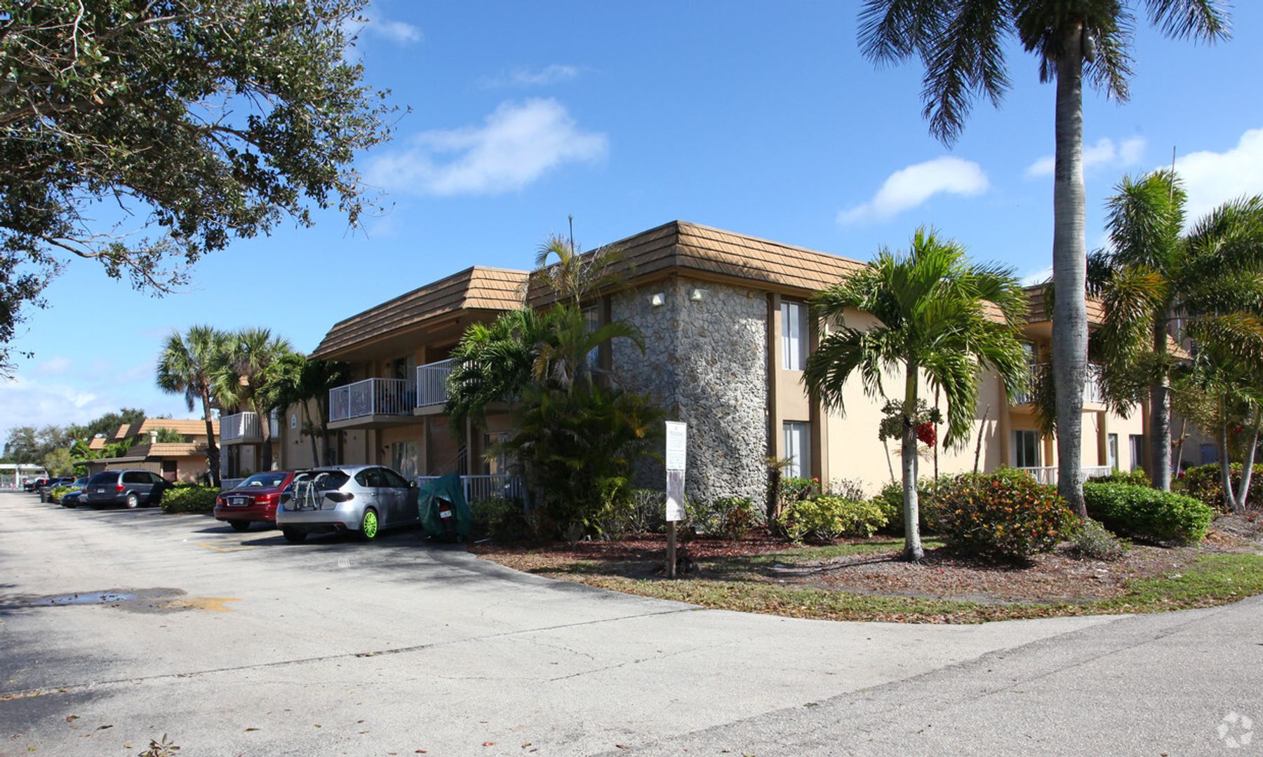 Fort Myers Apartment: 1830 Maravilla Ave. #601