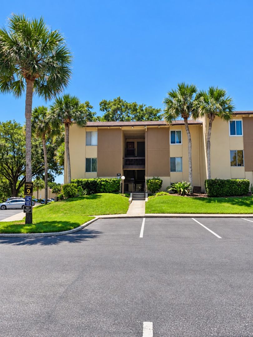 Altamonte Springs Condo: 600 Orange Dr.