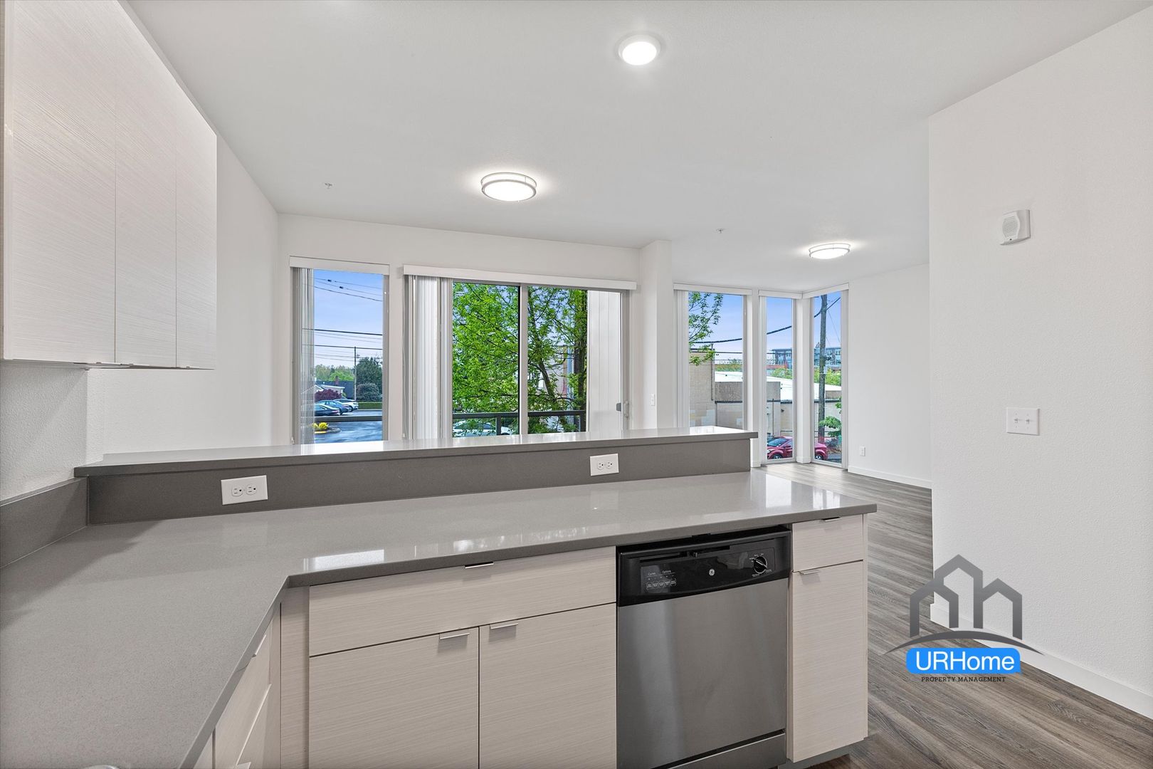 Portland Apartment: 1728 Northeast 45th Avenue