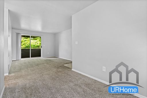 Bright & Spacious 2-Bedroom in SE Portland | In-Unit W/D & Pet-Friendly! – photo 1