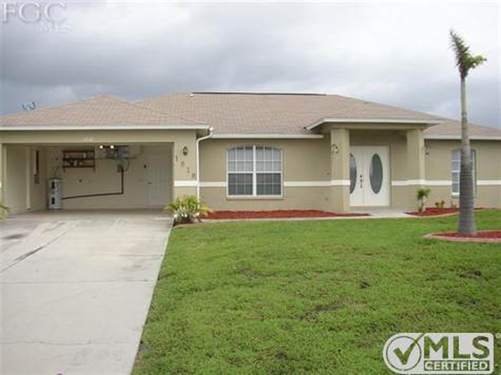 Cape Coral House: 1818 SW 42nd St