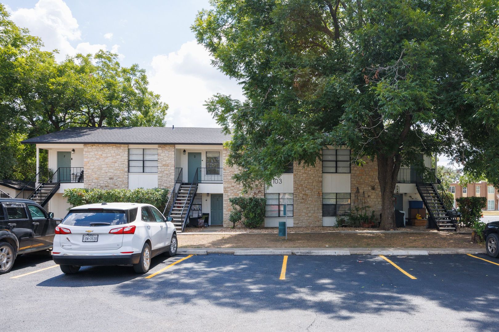 San Marcos Apartment: 103 Smith Lane