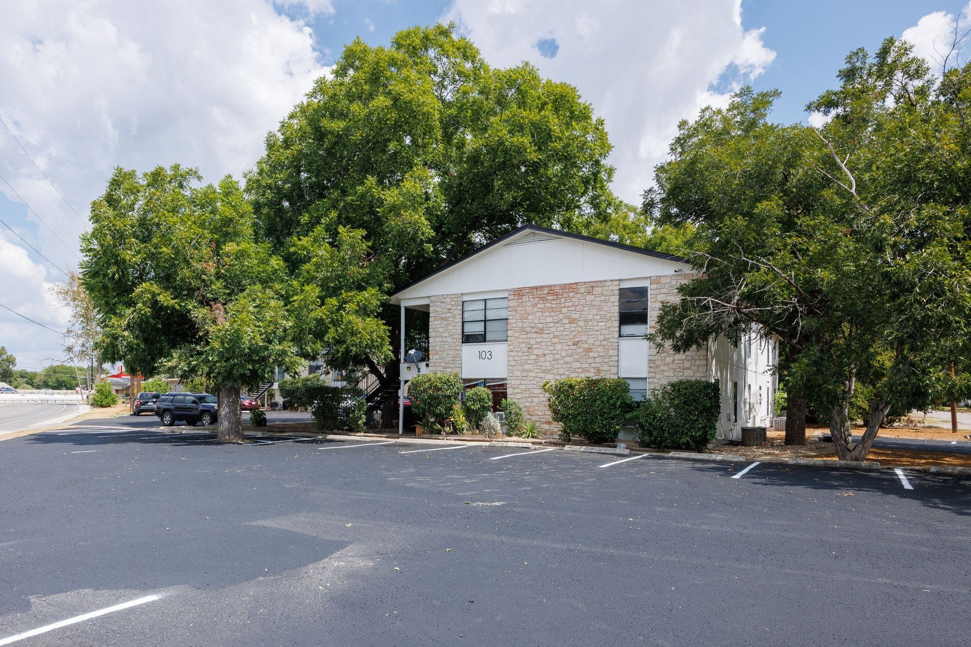 San Marcos Apartment: 103 Smith Lane