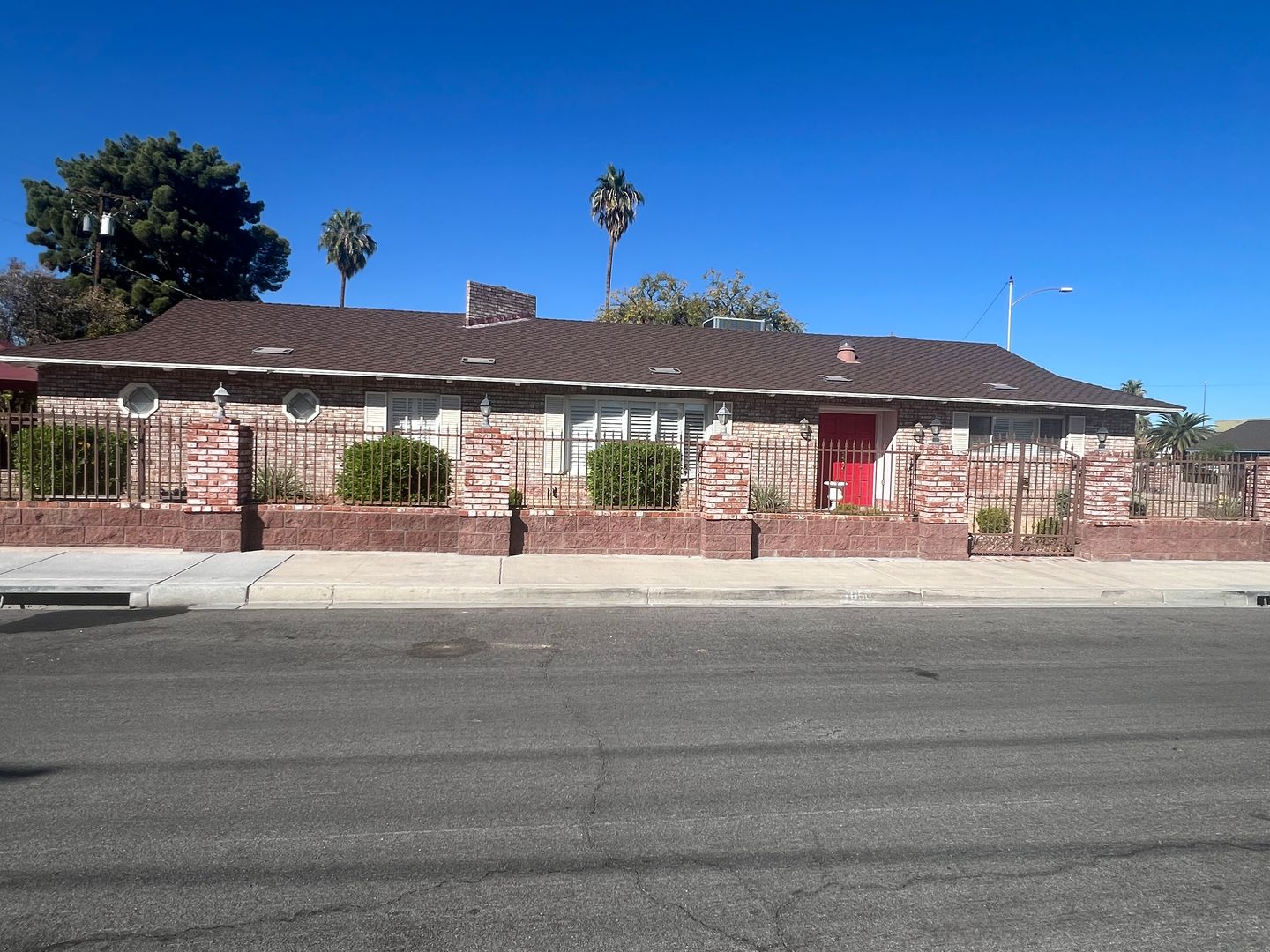 Las Vegas House: 1650 Waldman Ave