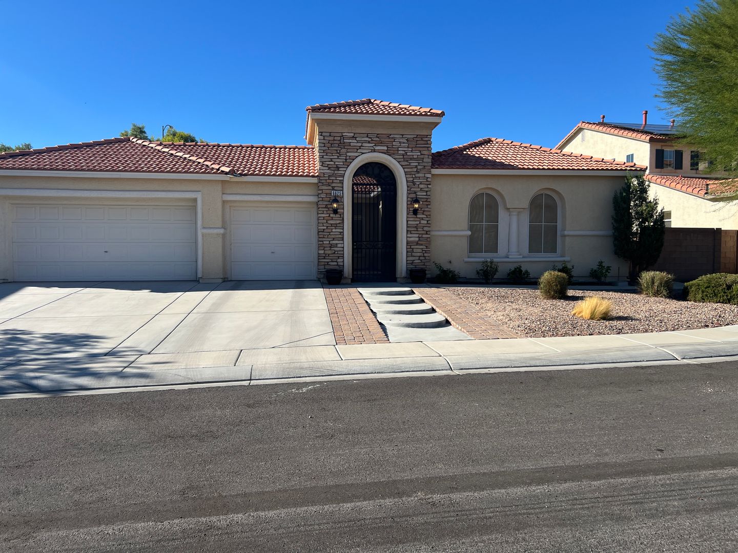 North Las Vegas House: 6625 Arbor Bluff Court