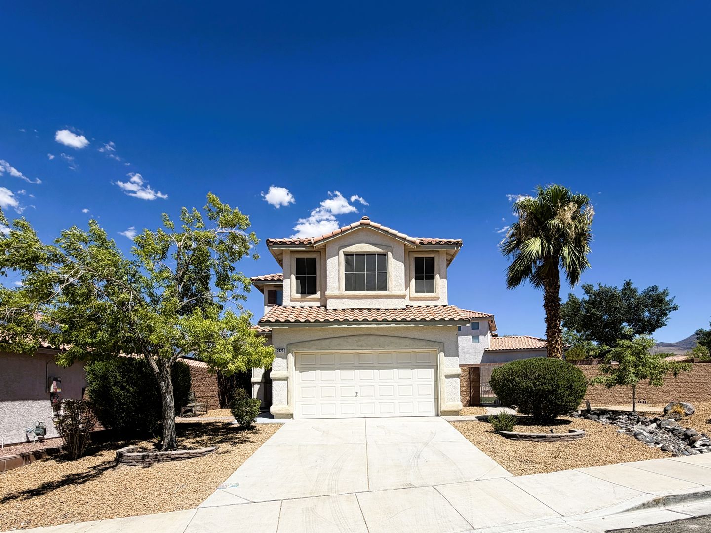 Henderson House: 2424 Predera Ave