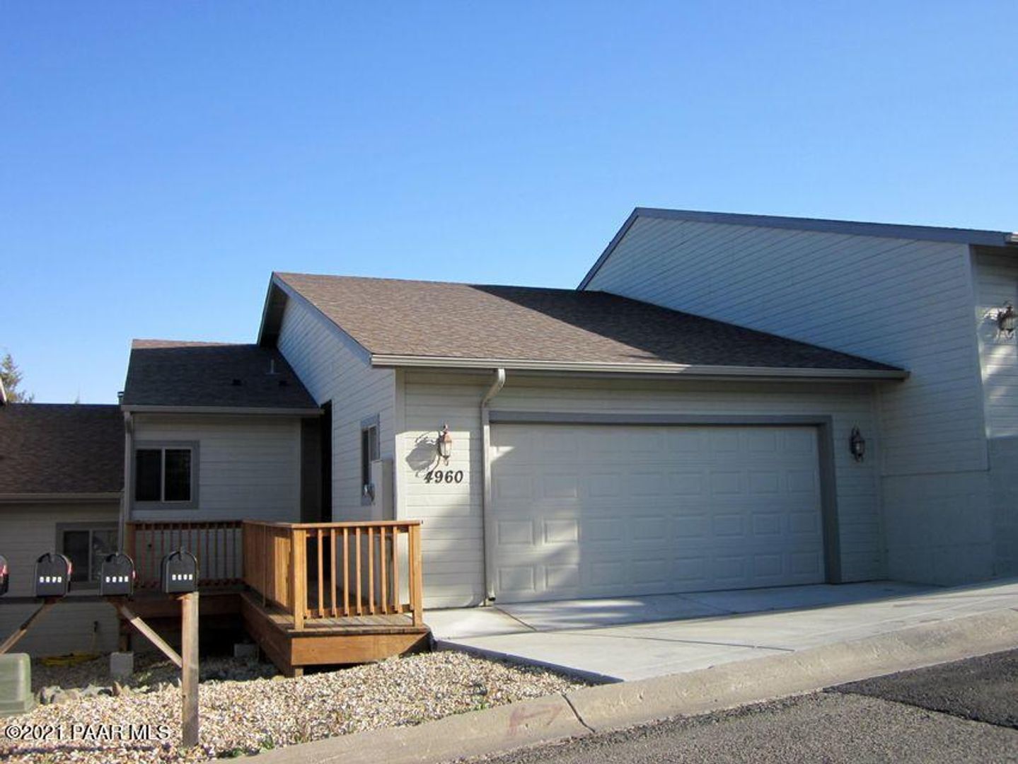 Prescott House: 4960 Summit Cir