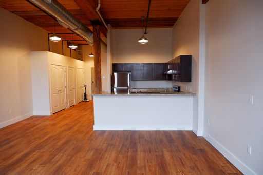 11-Month Rate Listed: Spacious Loft, Effortless Commuting, and Unmatched Connectivity – photo 1