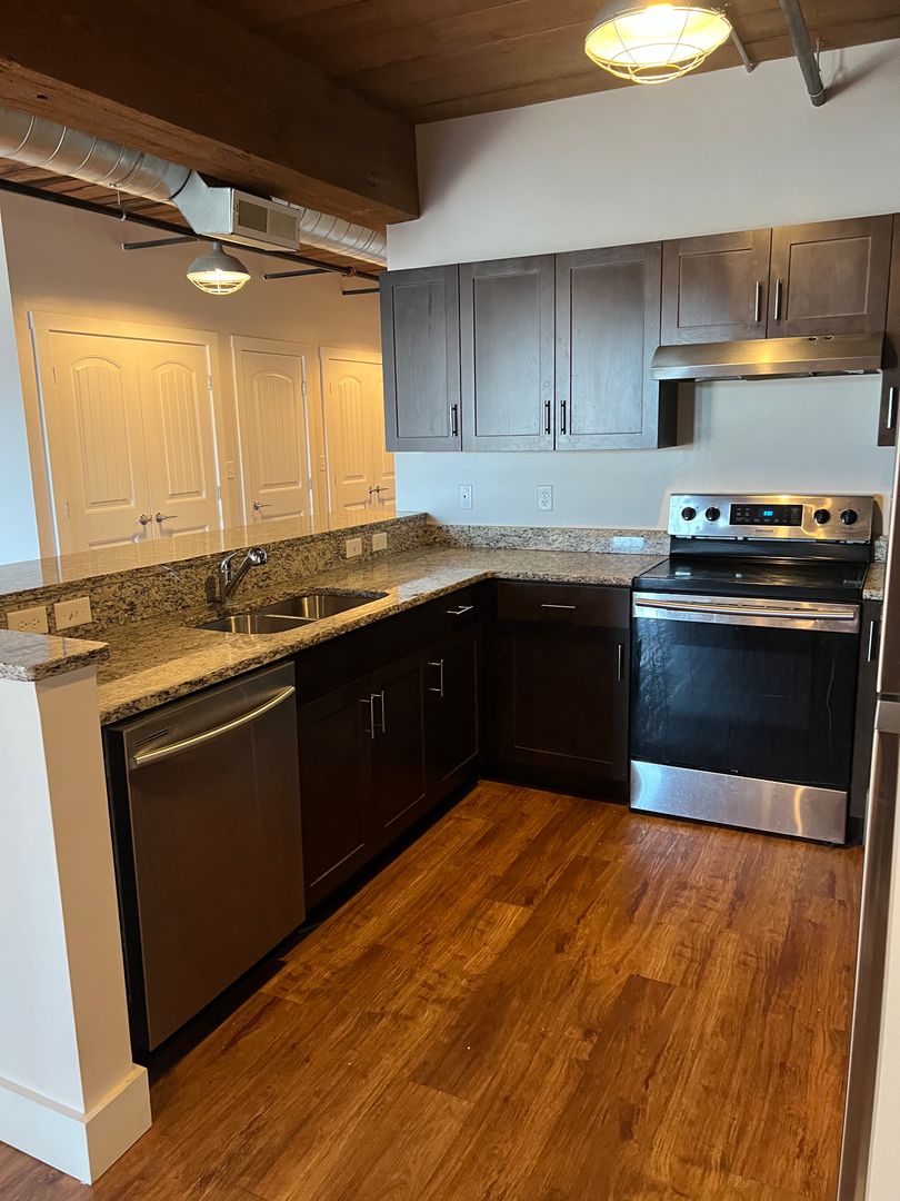Pawtucket Apartment: 200 Esten Ave