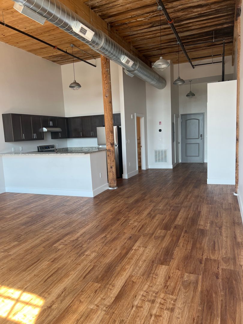 Pawtucket Apartment: 200 Esten Ave