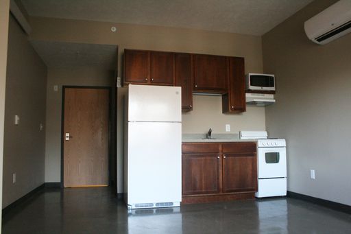 Listing photo thumbnail