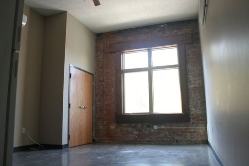 Listing photo thumbnail