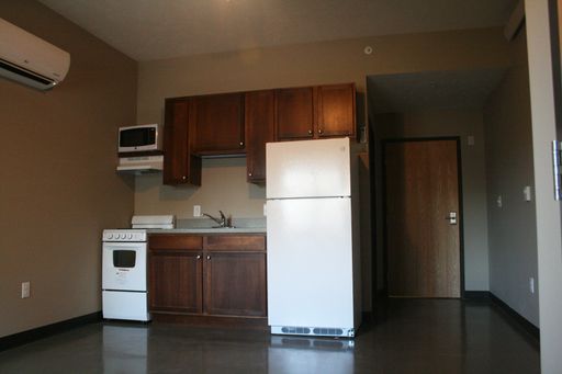 Listing photo thumbnail