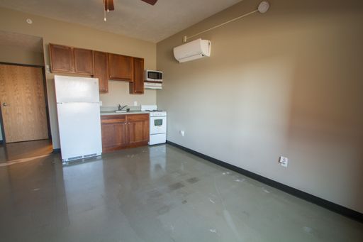 Listing photo thumbnail