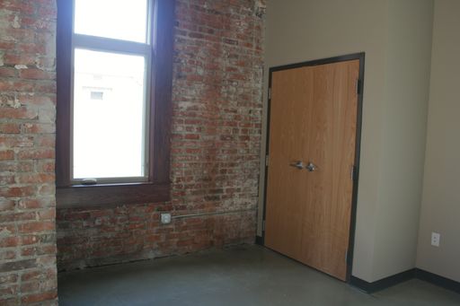 Listing photo thumbnail