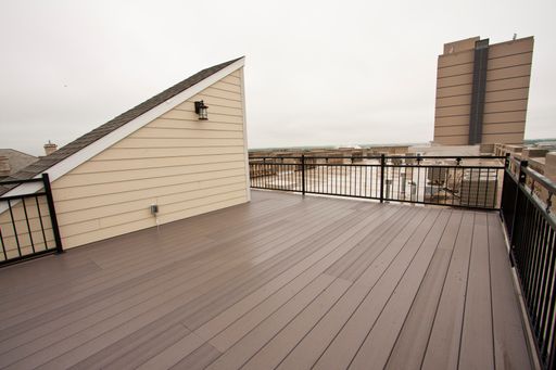 Listing photo thumbnail