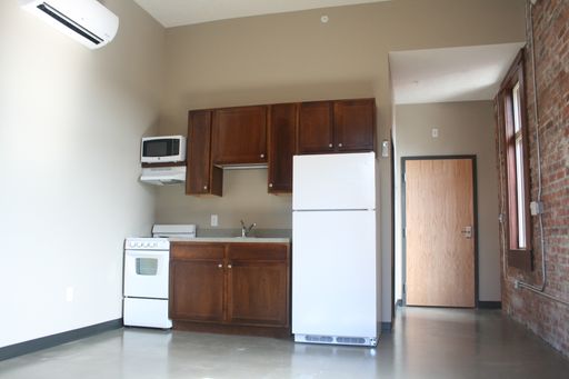 Listing photo thumbnail