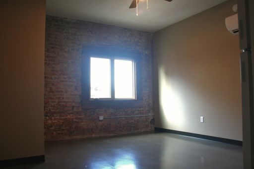 Listing photo thumbnail