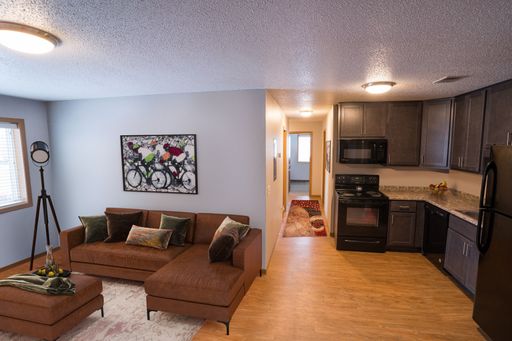 East - 4 Bed 2 Bath