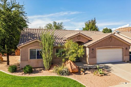 Painted Desert Beauty! Corner home! – photo 1